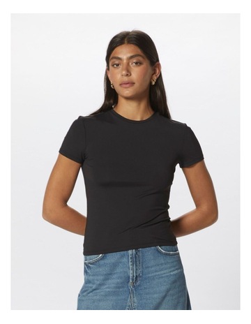 Ea Short Sleeve Top in in Black