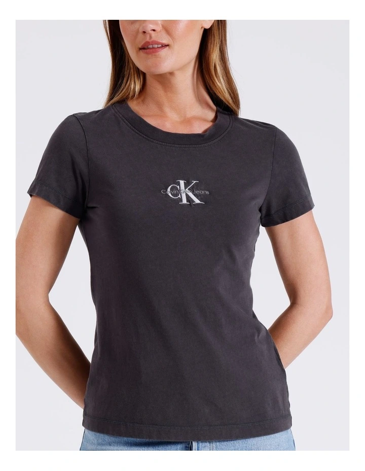 Washed Monologo Slim Tee in Dark Dune image 4