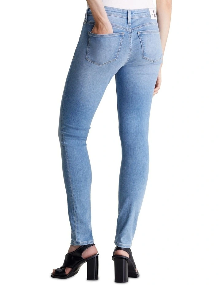 Mid Rise Skinny jeans in Denim Light image 2