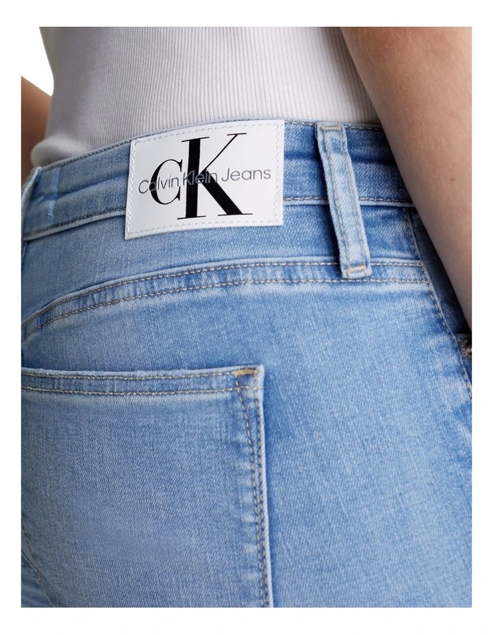 Mid Rise Skinny jeans in Denim Light image 3