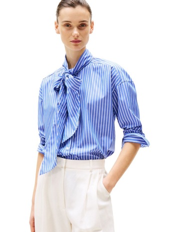 Relaxed Fit Bow Collar Shirt in Blue