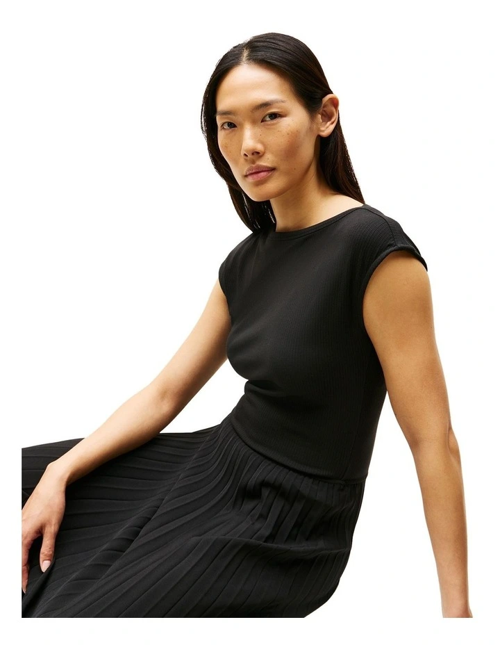 Pleated Fit And Flare Maxi Dress in Black image 3