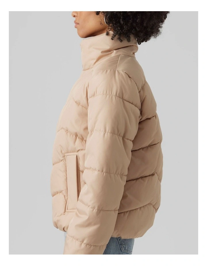 Liga Cropped Puffer Jacket in Nomad image 4