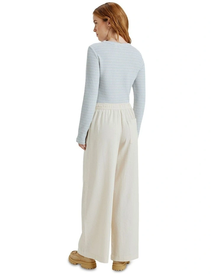 Lekeitio Break Mid Pant in White image 2