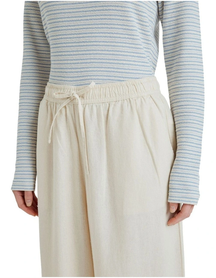 Lekeitio Break Mid Pant in White image 5