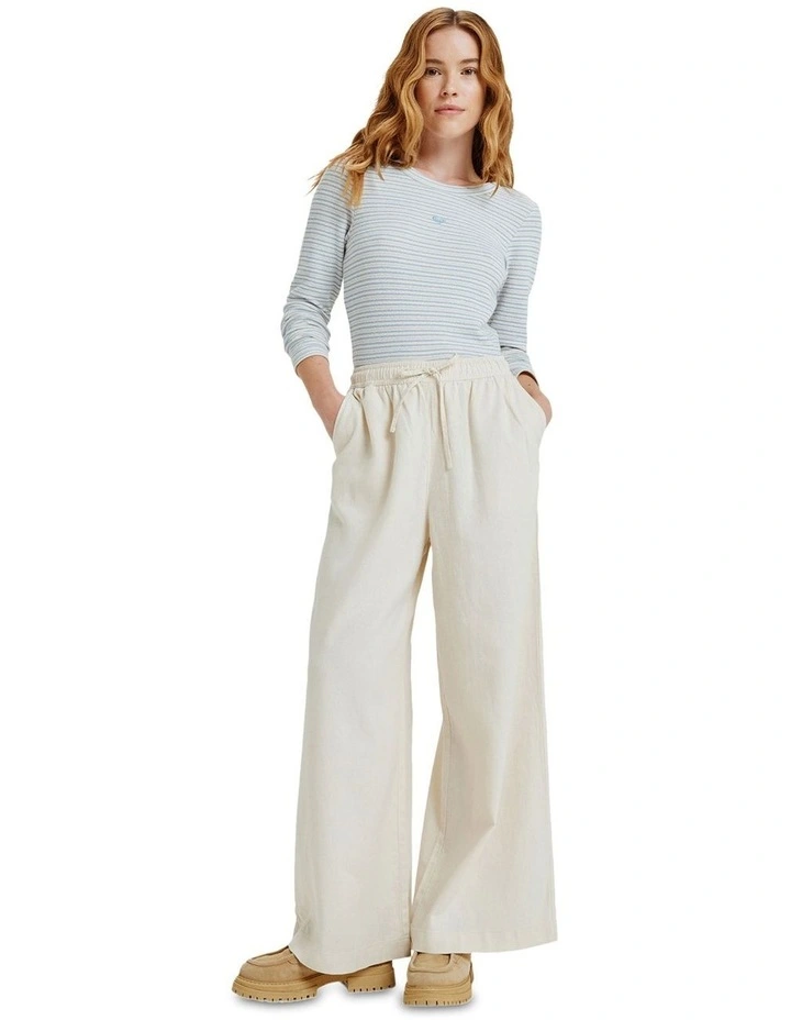 Lekeitio Break Mid Pant in White image 6