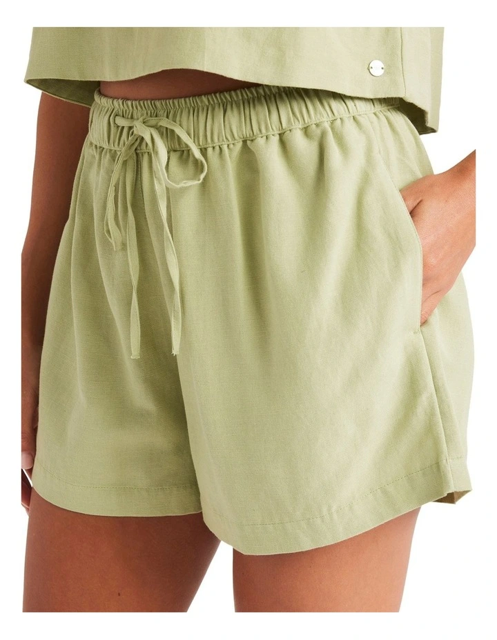 Dreamer Short in Green image 4