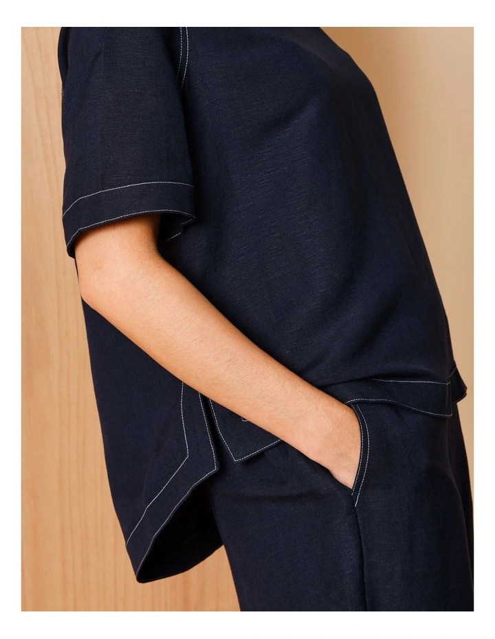 Short Sleeve Curved Hem Top In Navy With Contrast Top Stitch image 2