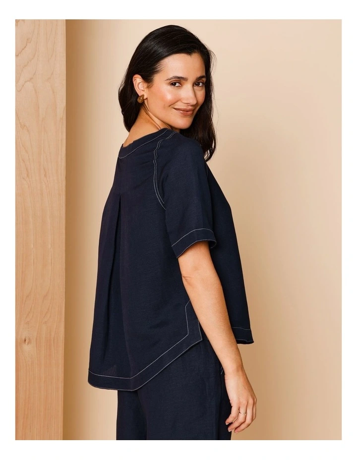 Short Sleeve Curved Hem Top In Navy With Contrast Top Stitch image 5