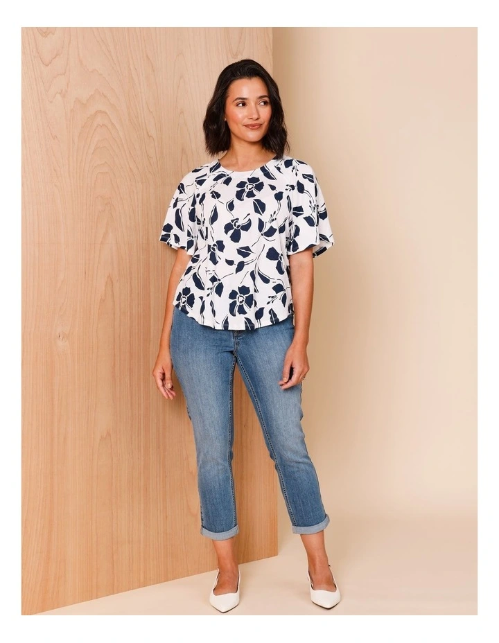 Sustainable Viscose Blend Short Flutter Sleeve Tee With Curved Hem In White/navy Graphic Print image 3