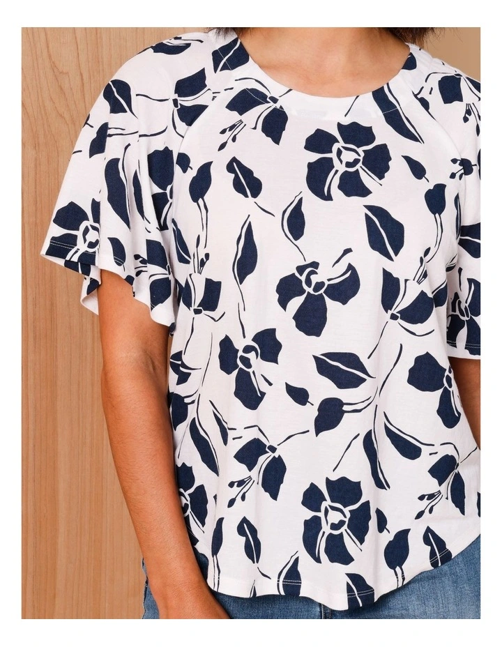 Sustainable Viscose Blend Short Flutter Sleeve Tee With Curved Hem In White/navy Graphic Print image 4