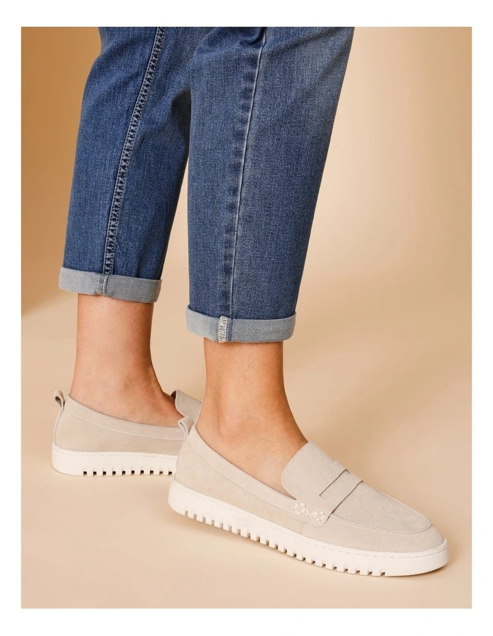 Wardrobe Staple Crop Denim Jean In Mid Blue image 5