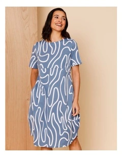 Short Sleeve Knit Dress With Darted Hem And Pockets In Denim/White Abstract Line
