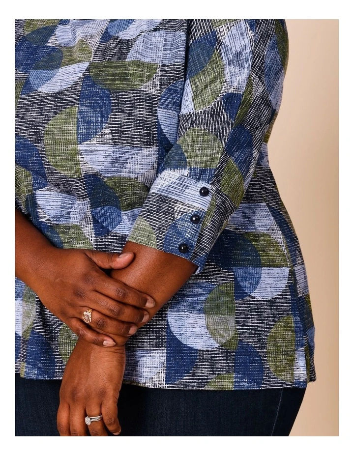 3/4 Button Sleeve Tee in Olive/Navy Textured Spot Print image 4