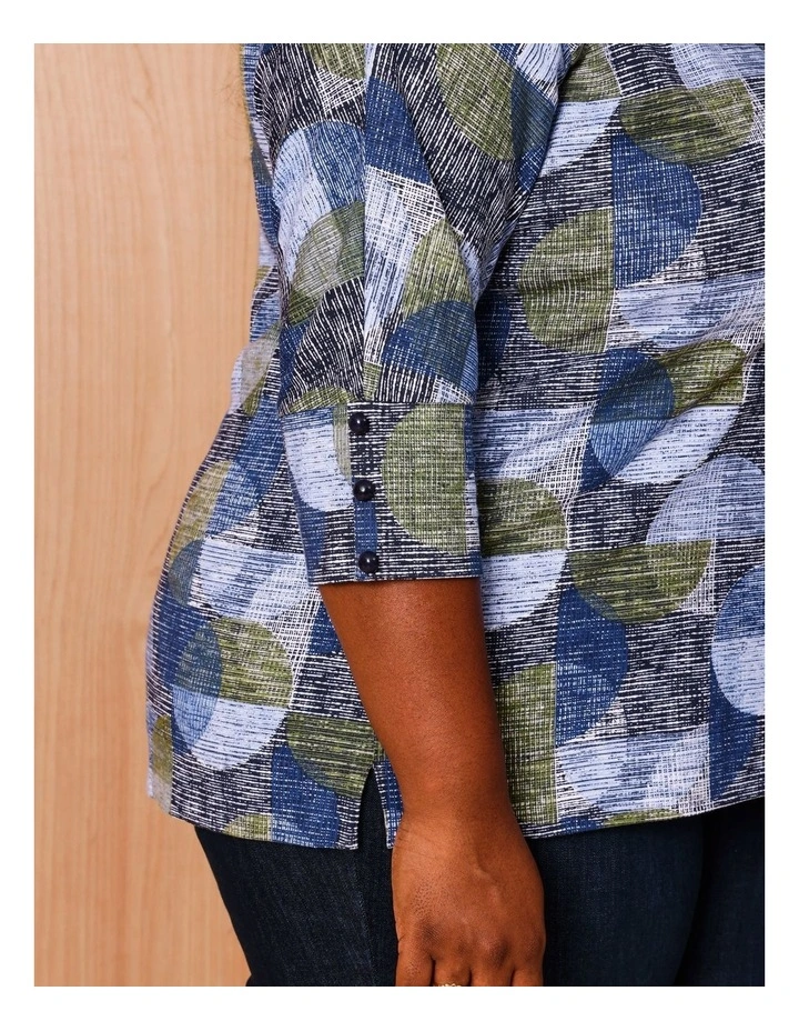 3/4 Button Sleeve Tee in Olive/Navy Textured Spot Print image 7