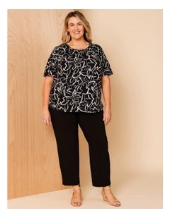 Wardrobe Staple Stretch Crop Pant In Black