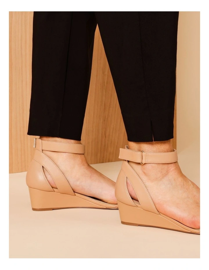 Wardrobe Staple Stretch Crop Pant In Black image 5