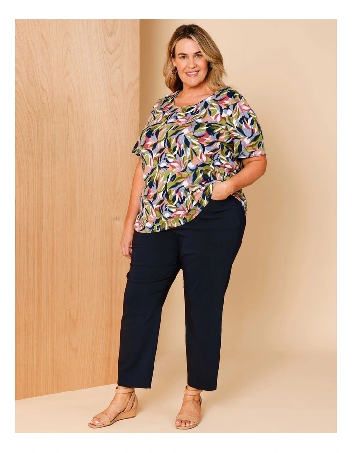 Wardrobe Staple Stretch Crop Pant In Navy image 3