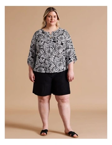 European Linen Blend Elastic Waist Linen Blend Short With Fly In Black