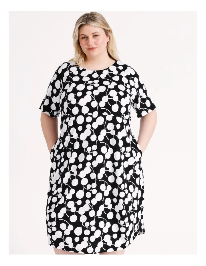 Short Sleeve Knit Dress With Darted Hem And Pocket in Black/White image 1