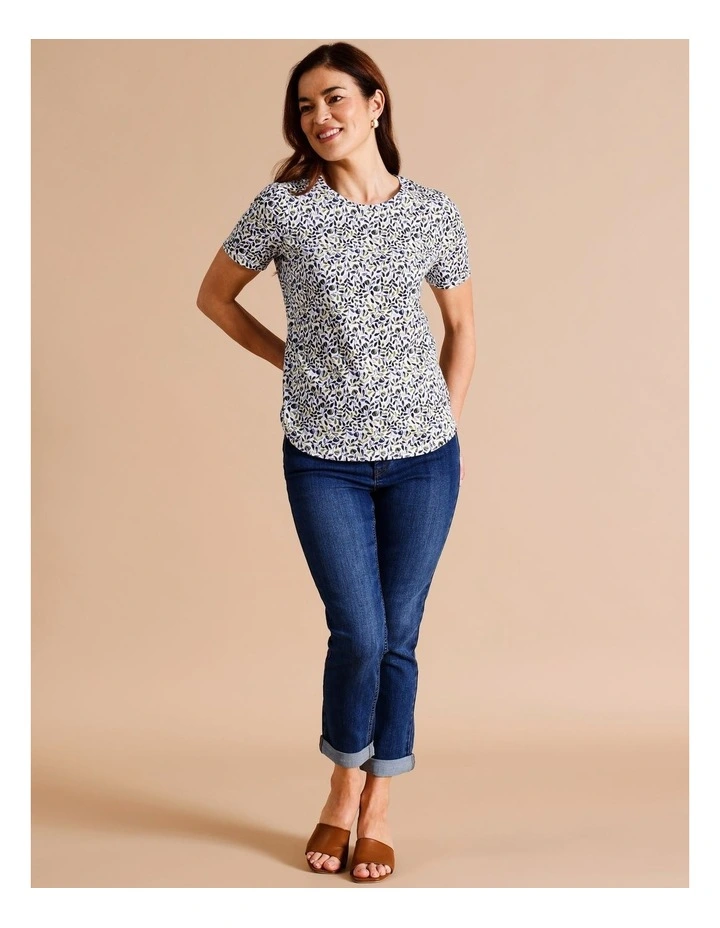 Organic Cotton Wardrobe Staple Short Sleeve Tee in Blue/Green Stem Leaf Print image 4