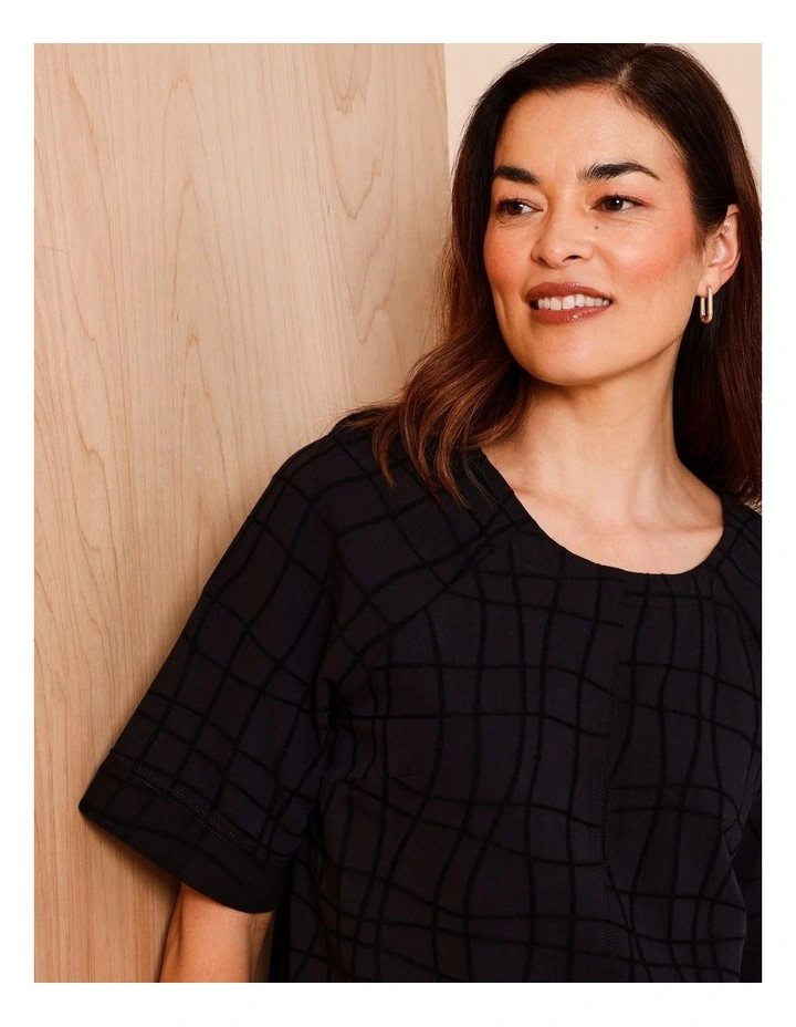 3/4 Sleeve Textured Woven Front/Knit Back Tee in Black image 2