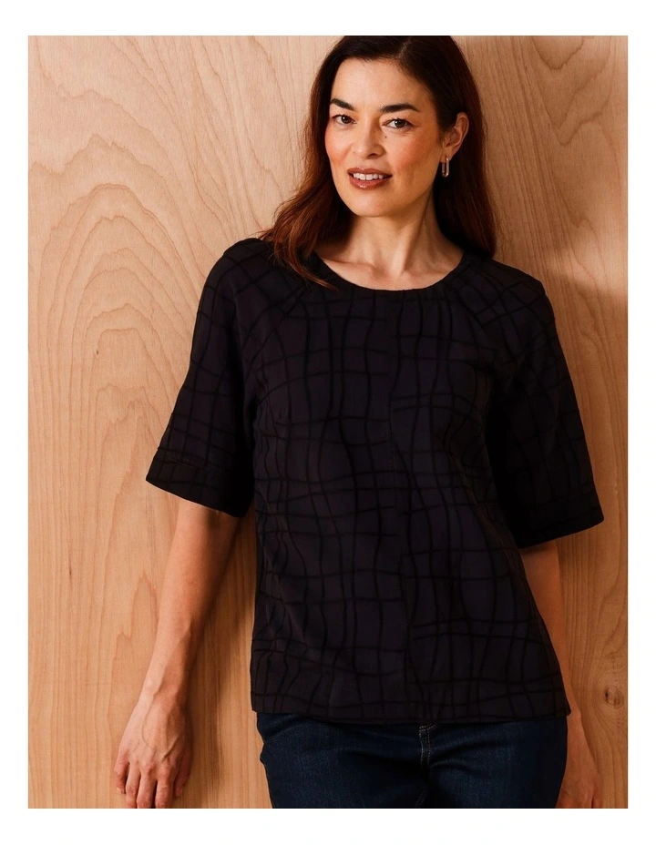 3/4 Sleeve Textured Woven Front/Knit Back Tee in Black image 5