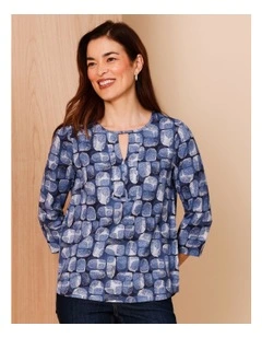 3/4 Sleeve Keyhole Tee in Blues Textured Spot Print