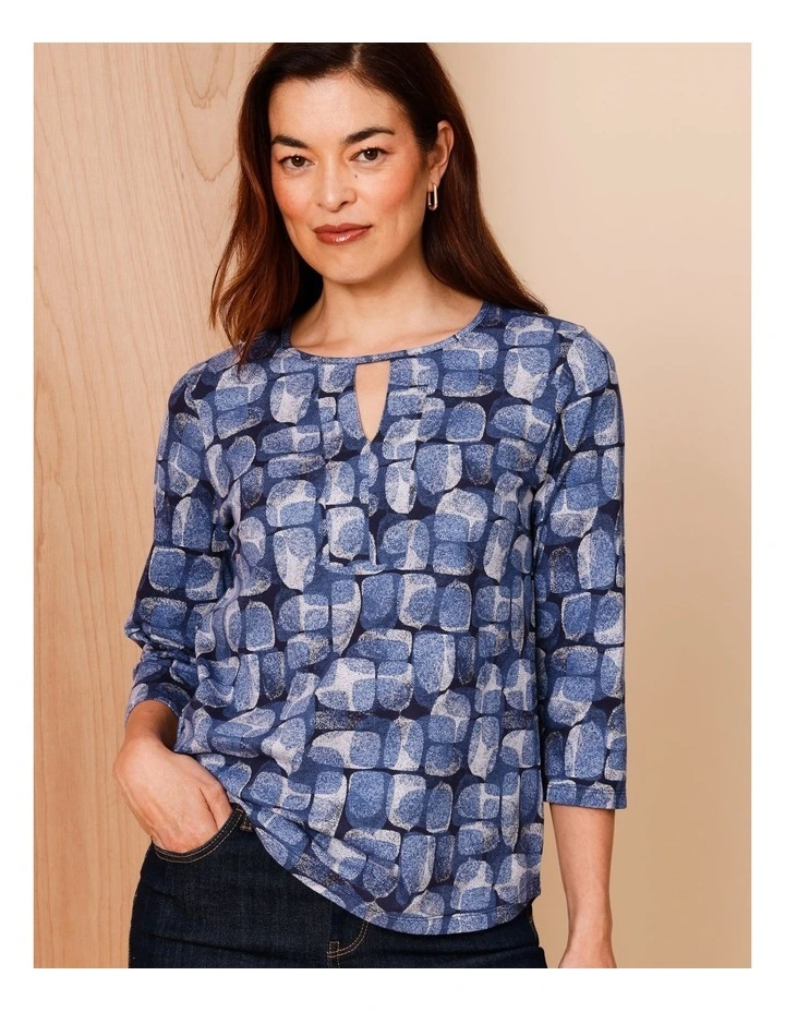 3/4 Sleeve Keyhole Tee in Blues Textured Spot Print image 3