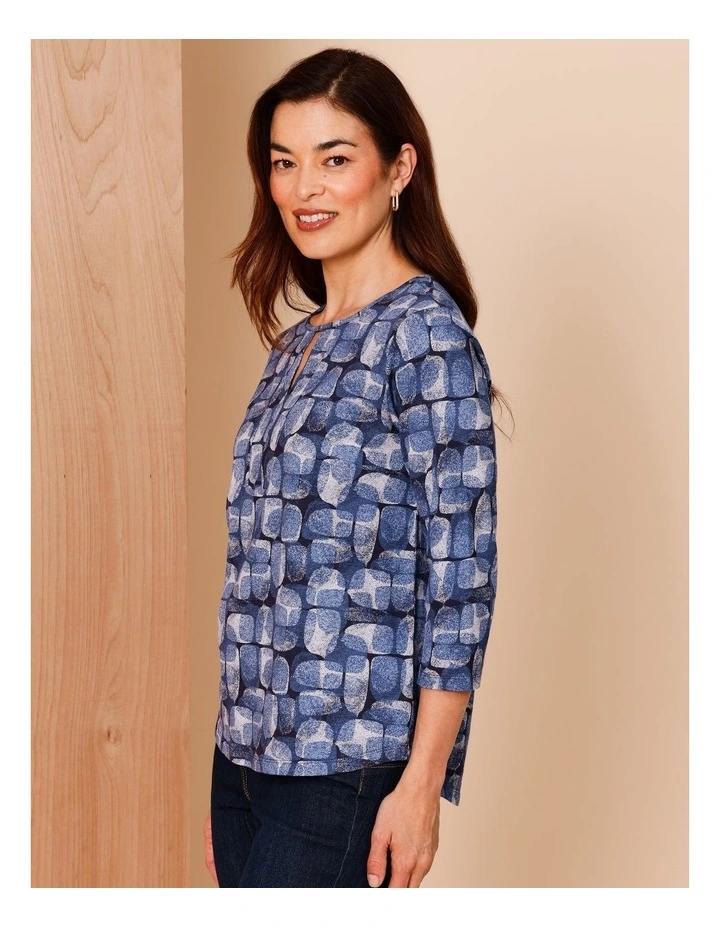 3/4 Sleeve Keyhole Tee in Blues Textured Spot Print image 5