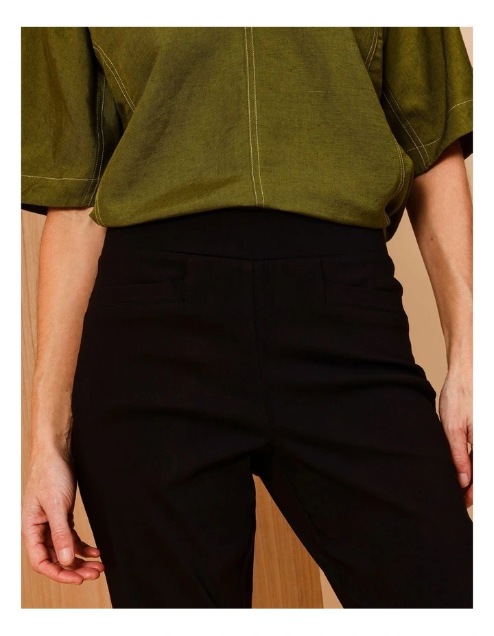 Wardrobe Staple Stretch Crop Pant In Black image 3