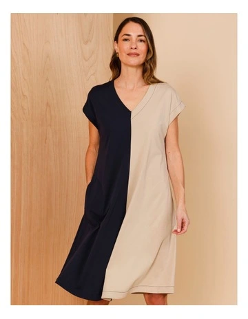 V-neck Spliced Extended Short Sleeve Knit Dress With Pocket In Navy/Neutral