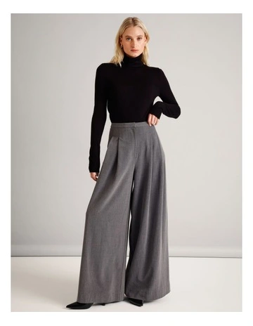 Soft Wide Leg Pleat Front Pant in Charcoal