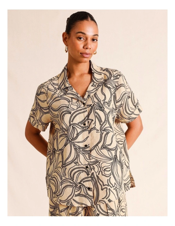 European Linen Short Sleeve Shirt in Sand image 3