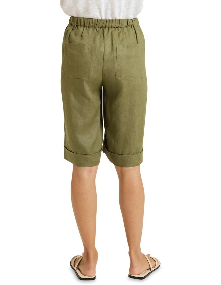 Bermuda Short in Moss image 2