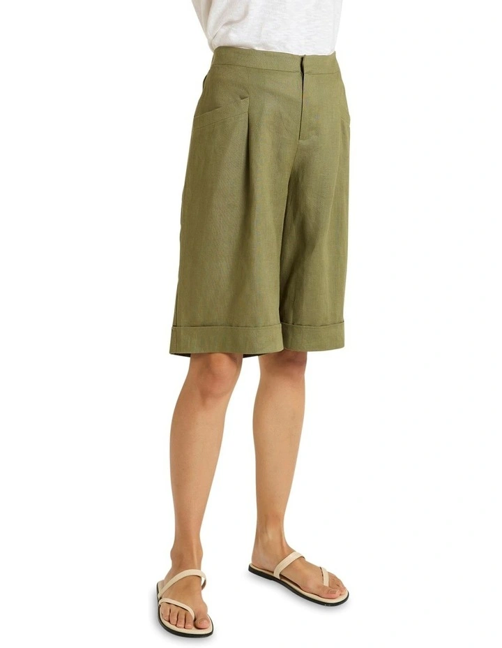 Bermuda Short in Moss image 3