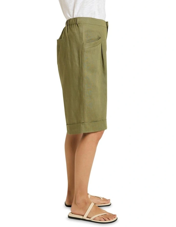 Bermuda Short in Moss image 4