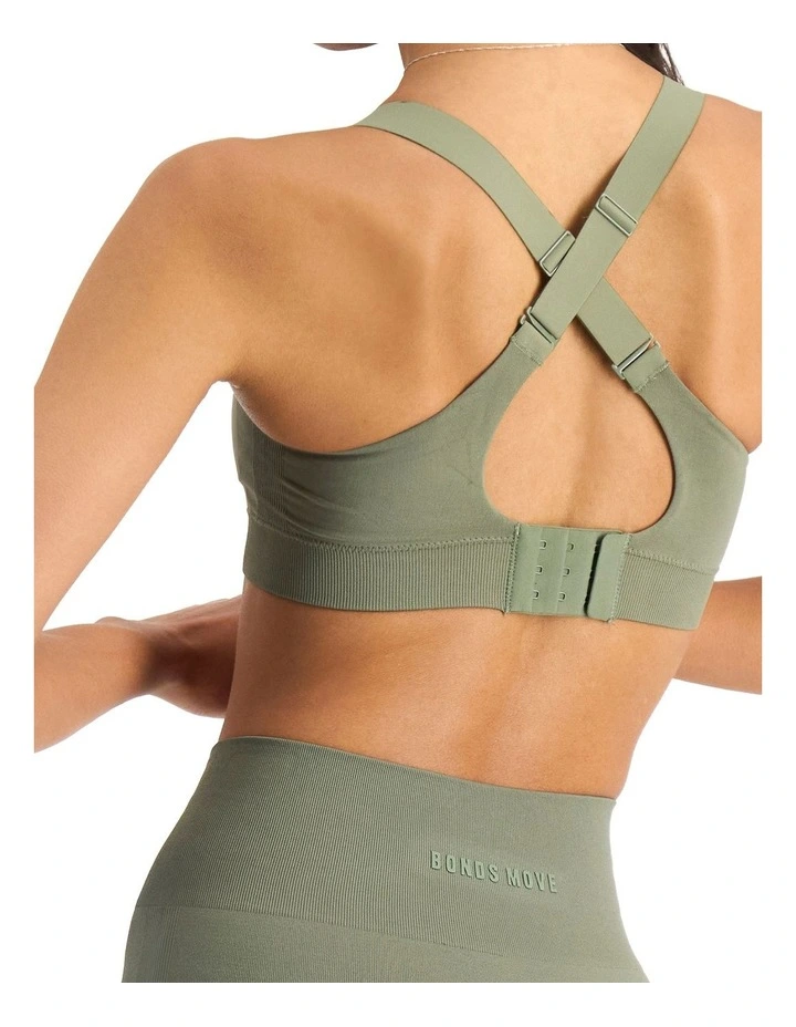 Move Seamless Bralette in Hike Club image 4