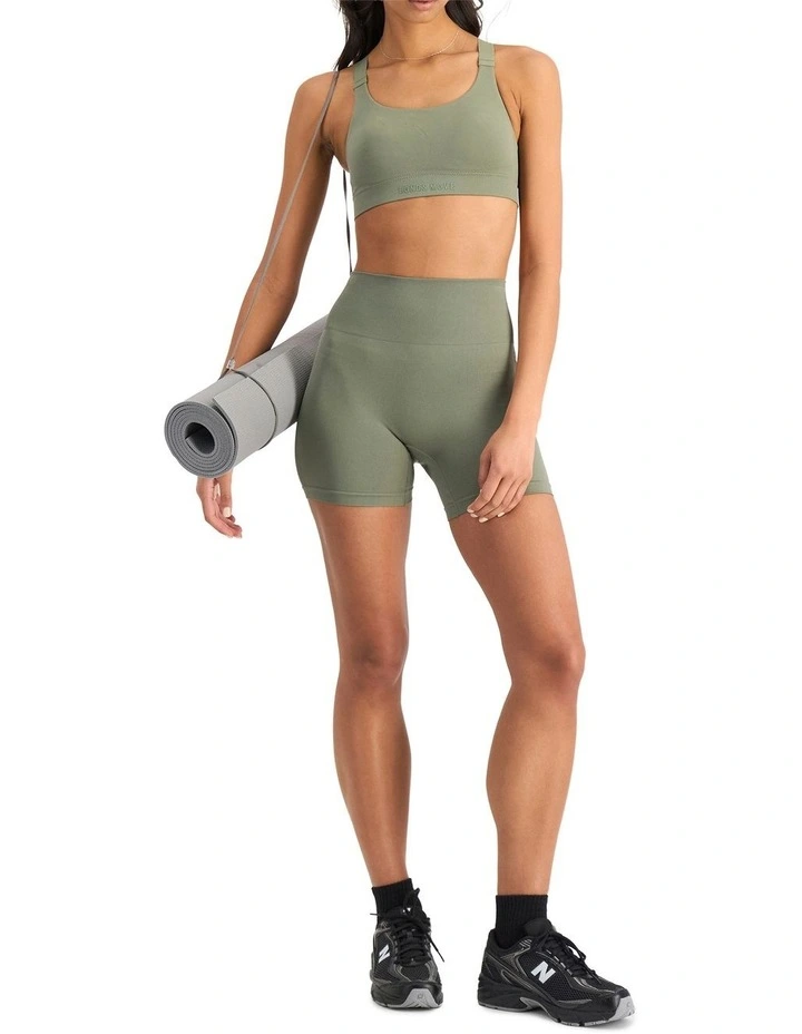 Move Seamless Hot Short in Hike Club image 4