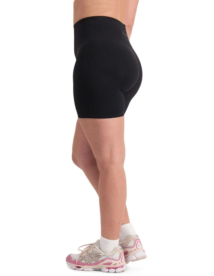 Move Seamless Midi Short in Black image 3