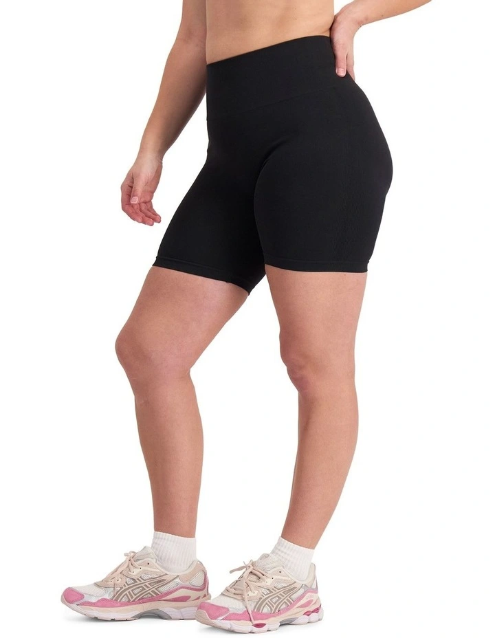 Move Seamless Midi Short in Black image 6