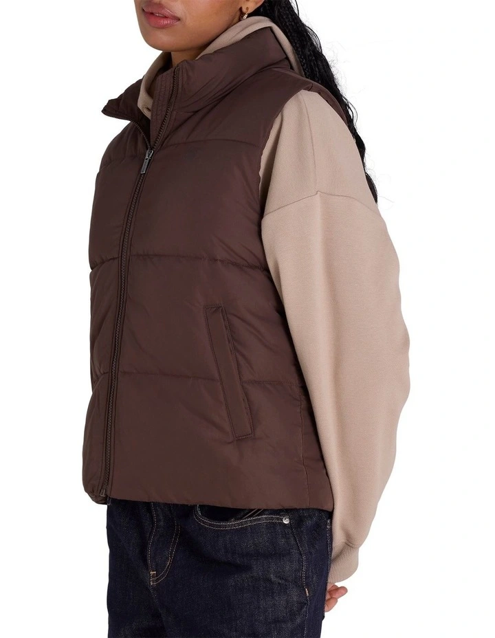 Puffer Vest in Brown image 3