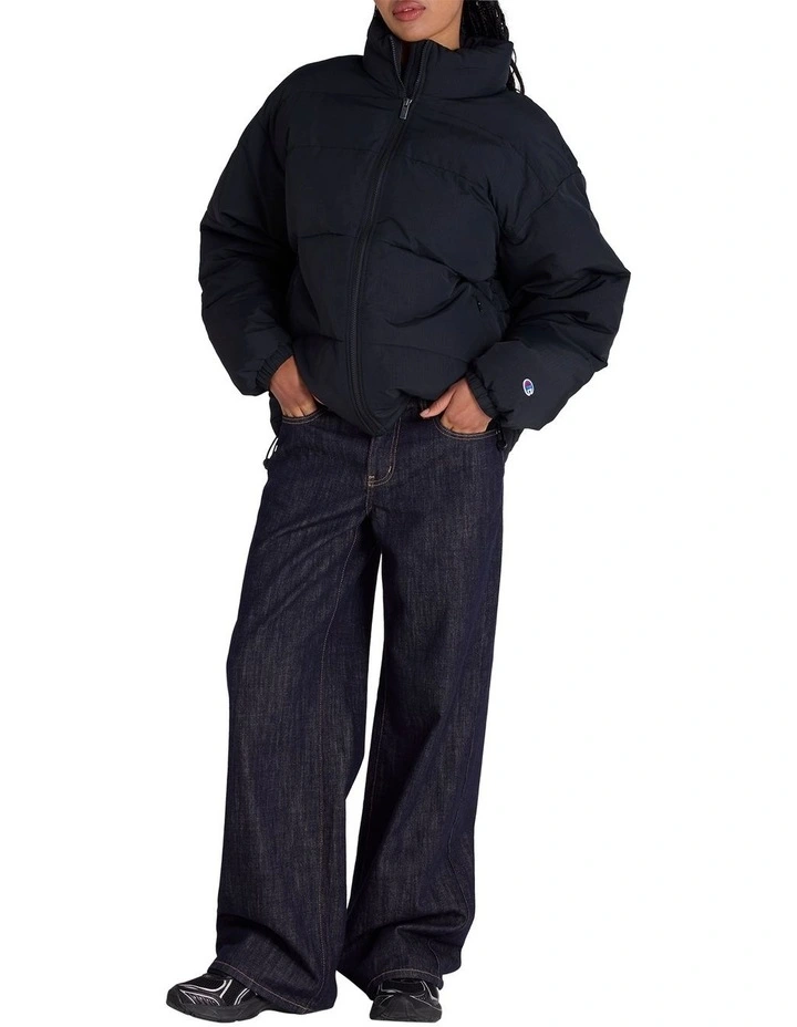 Oversized Puffer Jacket in Black image 4