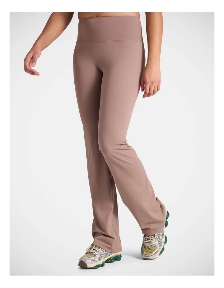 Performance Flare Leggings image 3