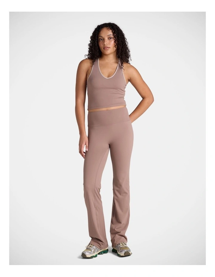 Performance Flare Leggings image 4