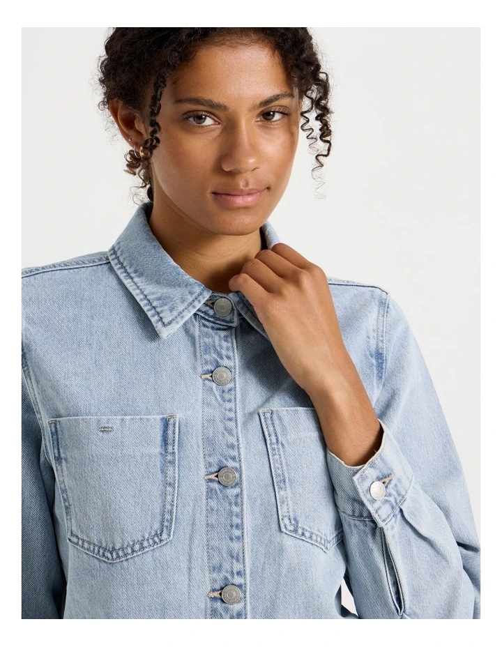 Cropped Boxy Shirt in Light Indigo image 4
