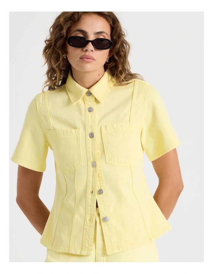 Shaped Short Sleeve Denim Shirt in Yellow image 5