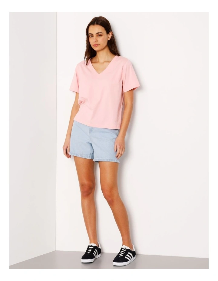 Relaxed V-Neck Tee in Blush image 2