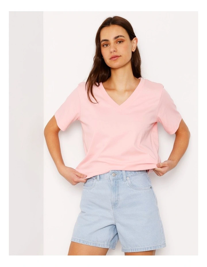 Relaxed V-Neck Tee in Blush image 3