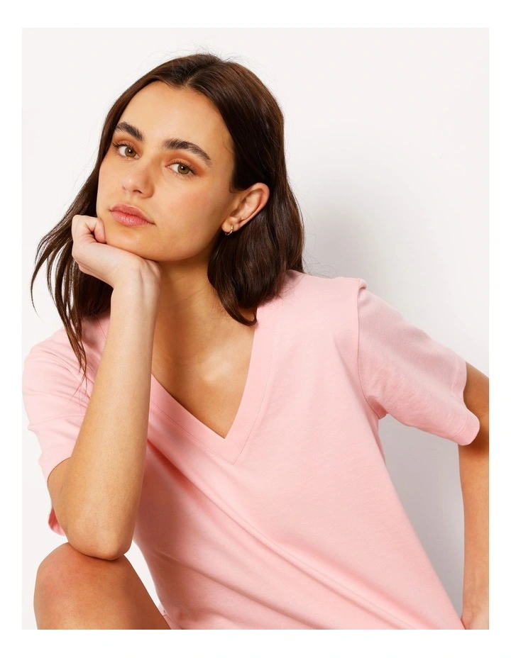 Relaxed V-Neck Tee in Blush image 6